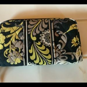 VERA BRADLEY BAROQUE PATTERN ZIP LARGE WALLET